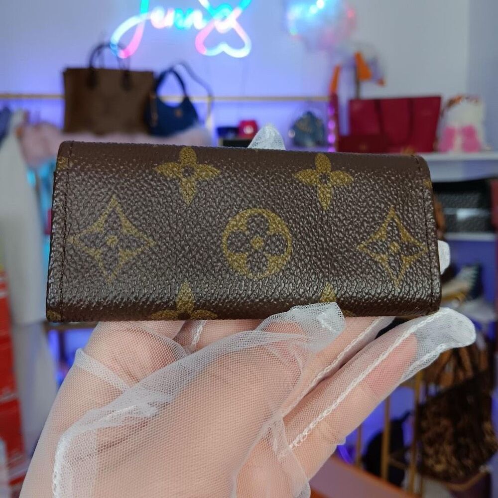 Louis Vuitton True Vintage Monogram Leather 4 ring Key Case Pouch - Picture 3 of 11